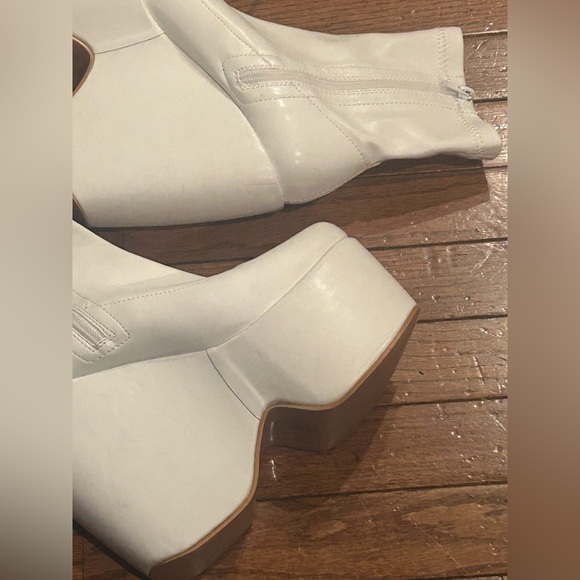 Azalea Wang Lovely White Platform Stretch Sock Vegan Bootie Size 9 - Picture 10 of 15